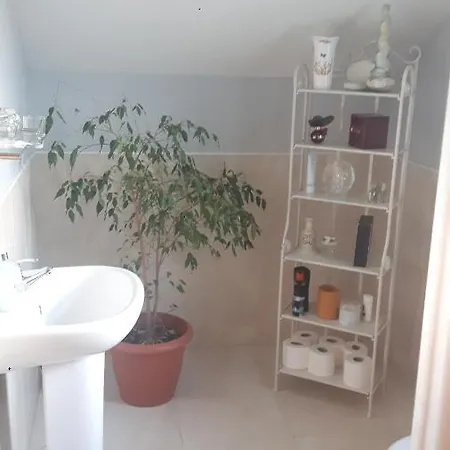 Nellies Nocleg ze śniadaniem 3*