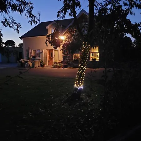 Nellies Bed & Breakfast 3*